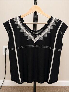 Womens Black Embroidered V-Neck Crop Top - Black and White Size M/L